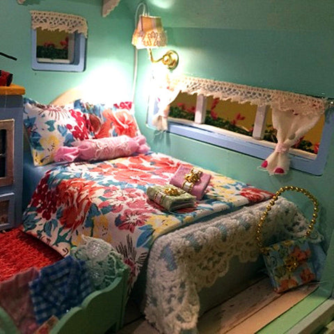 Fifijoy Time Travel DIY 3D Miniature Caravan